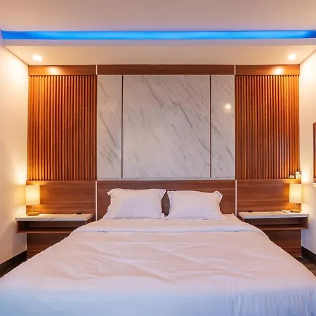 Cozy Luxurious Room With Private Patio